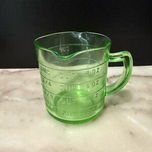 1930s Kellogg’s All-Bran Uranium Glass Measuring Cup 1 Cup Vaseline Green Glow